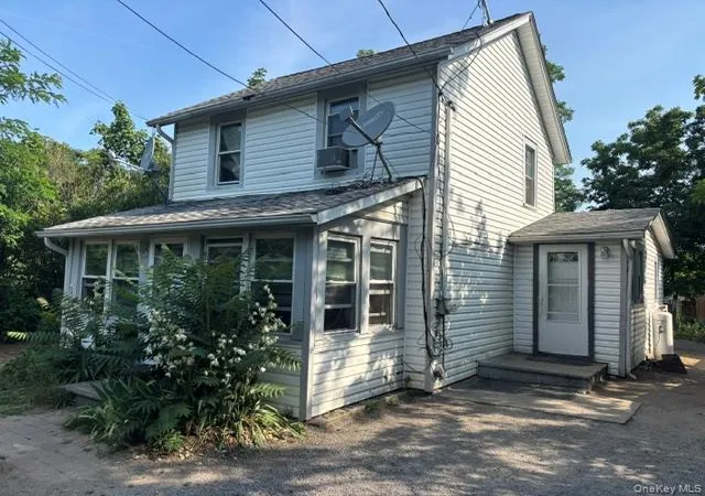 2nd image of 842 Osborn Ave, Riverhead, NY 11901 | MLS# 1020093