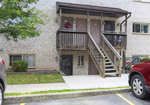 Homes for sale in Poughkeepsie (town), NY | 26 Cooper Rd #414, Poughkeepsie (town), NY 12603 | MLS# 1020103