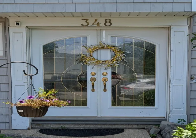 Photo 3 of Sale Pending at 348 W 24th Street, Babylon, NY 11729 | MLS# 1020106 | Listing updated on 2026-08-27