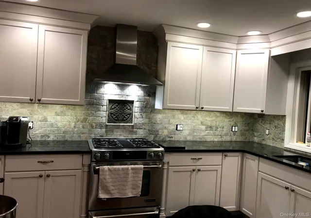 Photo 3 of Sale Pending at 348 W 24th Street, Babylon, NY 11729 | MLS# 1020106 | Listing updated on 2026-08-27