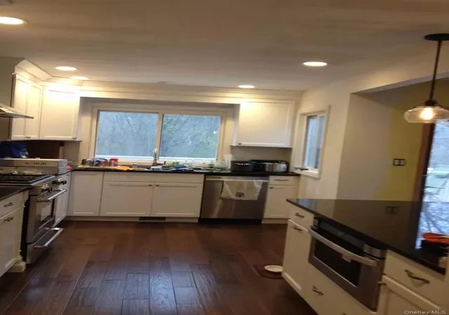 Photo 4 of Sale Pending at 348 W 24th Street, Babylon, NY 11729 | MLS# 1020106 | Listing updated on 2026-08-27