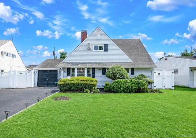 Homes for sale in Hempstead, NY | 90 Twin Ln N, Hempstead, NY 11793 | MLS# 1020110