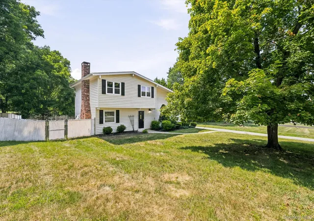 2nd image of 7 Elmwood Dr, Goshen, NY 10924 | MLS# 1020127