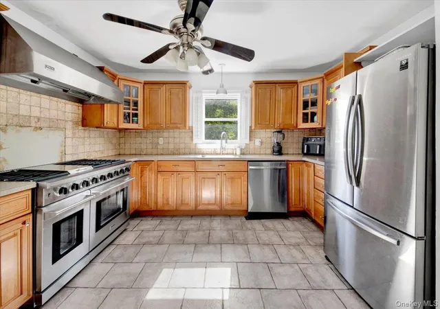 Photo 4 of Sale Pending at 610 Farm To Market Rd, Brewster, NY 10509 | MLS# 1020129 | Listing updated on 2026-08-17