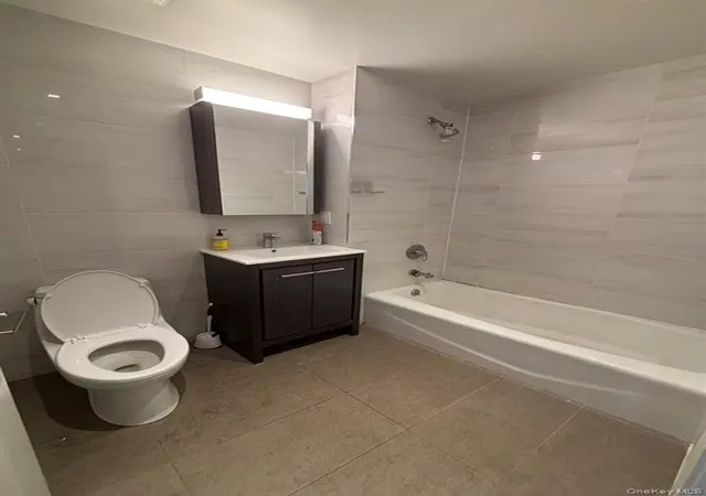 2nd image of 4223 Parsons Blvd, Flushing, NY 11355