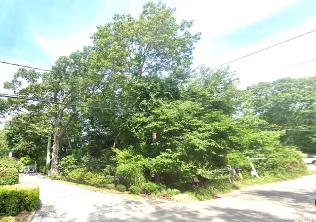 2nd image of 13 Lake Dr, Southampton, NY 11968 | MLS# 1020151