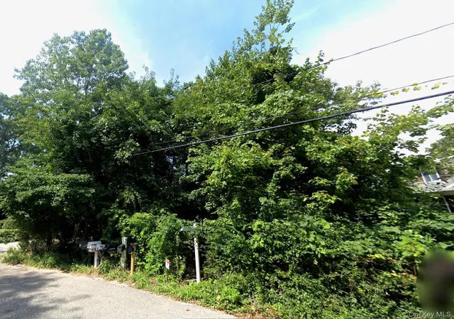 5th image of 13 Lake Dr, Southampton, NY 11968 | MLS# 1020151