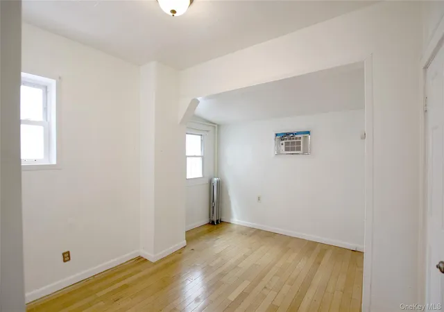 Listing Photo 4 - Condo for sale in building located at 9020 178th St, New York, NY 11432