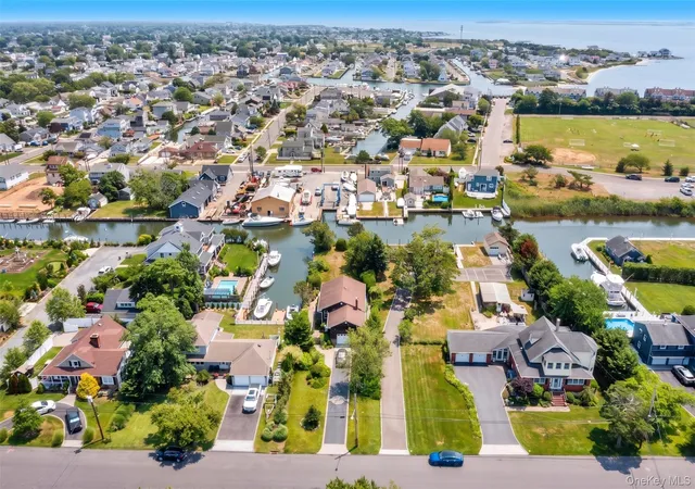 3rd image of 272 Grand Central Ave, Babylon, NY 11701 | MLS# 1020158
