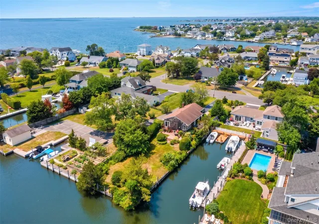4th image of 272 Grand Central Ave, Babylon, NY 11701 | MLS# 1020158