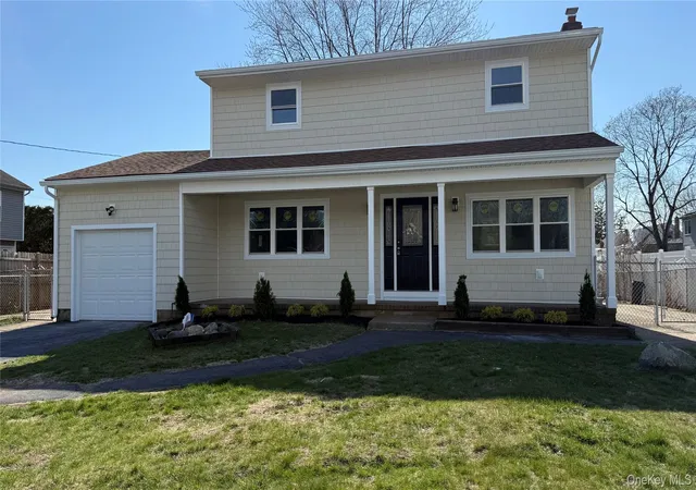 Photo 1 of Single family home for sale at 211 4th Avenue, West Babylon, NY 11704 | MLS# 1020169 | Listing updated on 2026-09-01
