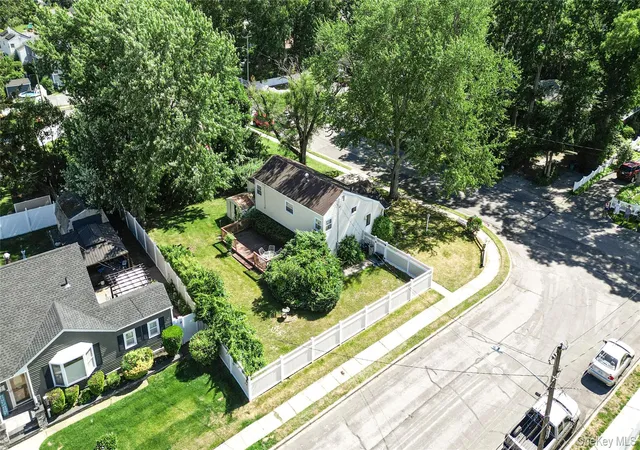 Homes for sale in Babylon, NY | 64 Grand Ave, Babylon, NY 11757 | MLS# 1020195