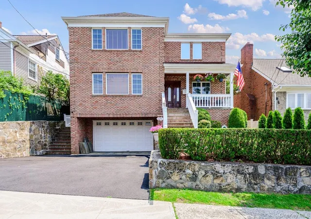 Photo 2 of Sale Pending at 124 Lakeview Ave, Harrison, NY 10604 | MLS# 1020199 | Listing updated on 2026-08-05