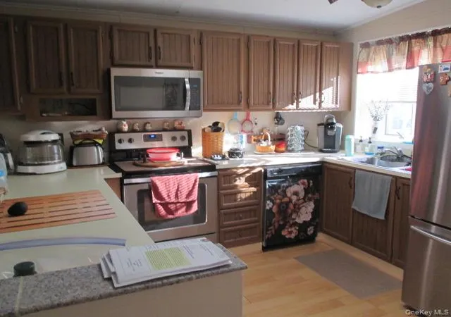 4th image of 130 Village Cir W, Manorville, NY 11949 | MLS# 1020205