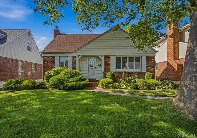 Homes for sale in North Hempstead, NY | 163 Laurel Dr, North Hempstead, NY 11040 | MLS# 1020220