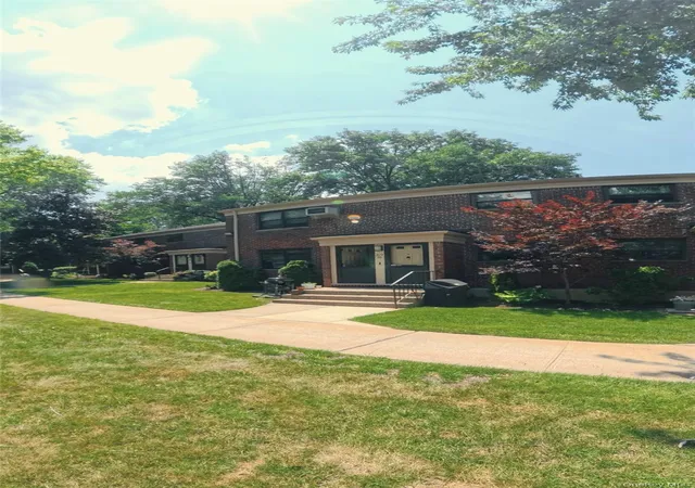 2nd image of 219 58 75th Ave #232AI, Oakland Gardens, NY 11364 | MLS# 1020225