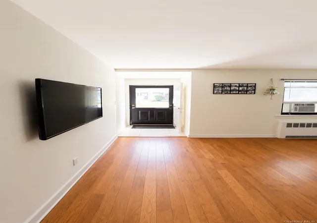 4th image of 219-58 75th Ave, New York, NY 11364