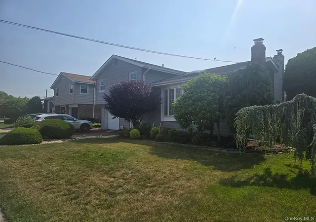 Photo 3 of Sale Pending at 31 Oxford Rd, Hempstead, NY 11518 | MLS# 1020227 | Listing updated on 2026-07-30