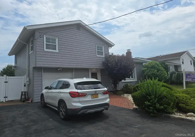 Photo 3 of Sale Pending at 31 Oxford Rd, Hempstead, NY 11518 | MLS# 1020227 | Listing updated on 2026-07-30