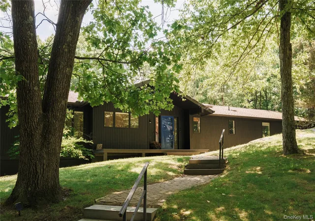 Homes for sale in Warwick (town), NY | 17 Belcher Rd, Warwick (town), NY 10990 | MLS# 1020239