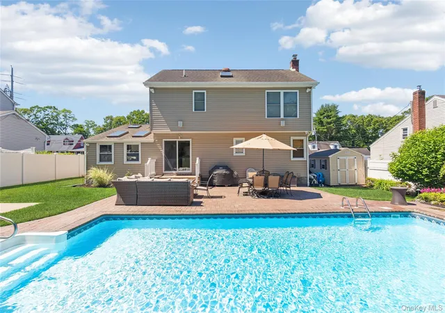 2nd image of 11 Barbara Rd, Ronkonkoma, NY 11779 | MLS# 1020243