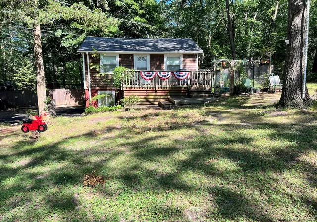 1st image of 11 Primrose Path, Manorville, NY 11949 | MLS# 1020249