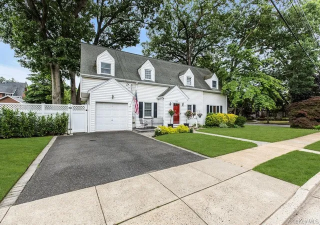 Photo 2 of Single family home for sale at 128 Stuart St, Hempstead, NY 11563 | MLS# 1020259 | Listing updated on 2026-10-04