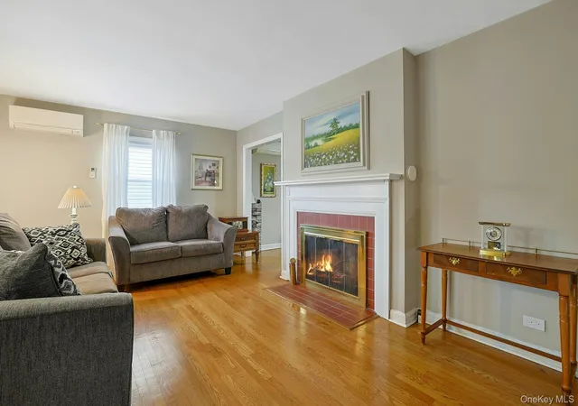 4th image of 84 Lawrence Pl, New Rochelle, NY 10801 | MLS# 1020268