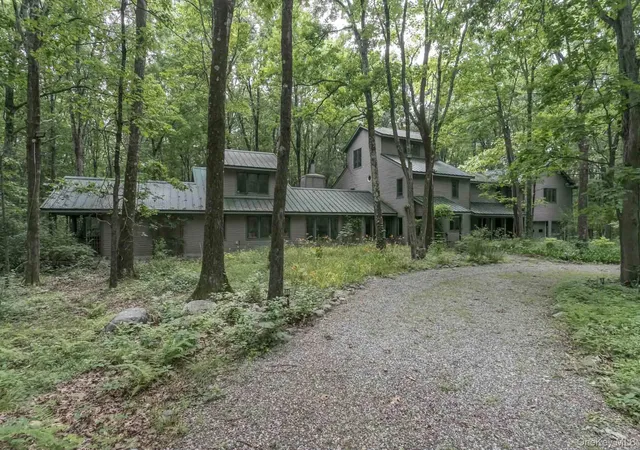 Homes for sale in Warwick (town), NY | 15 Cox Dr, Warwick (town), NY 10990 | MLS# 1020274
