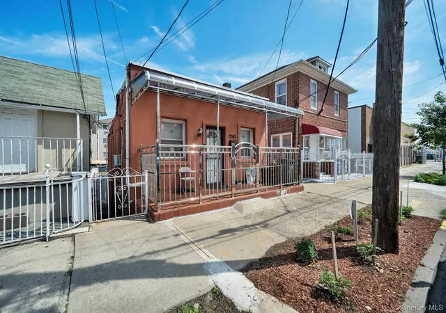 3rd image of 2363 Gleason Ave, Bronx, NY 10462 | MLS# 1020277