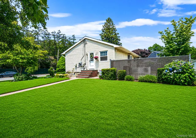 4th image of 33 Wilshire Dr, North Babylon, NY 11703 | MLS# 1020284