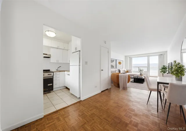 2nd image of 2575 Palisade Ave #11J, Bronx, NY 10463 | MLS# 1020293