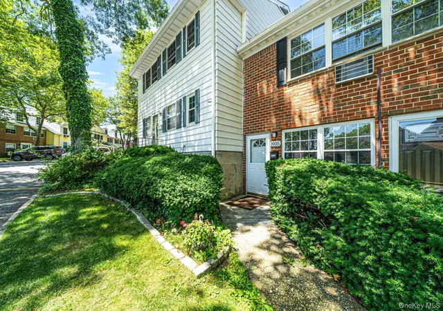 2nd image of 1005 Towne House Village Village, Islip, NY 11749 | MLS# 1020295