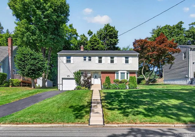 Homes for sale in Greenburgh, NY | 11 Oakridge Rd, Greenburgh, NY 10607 | MLS# 1020296