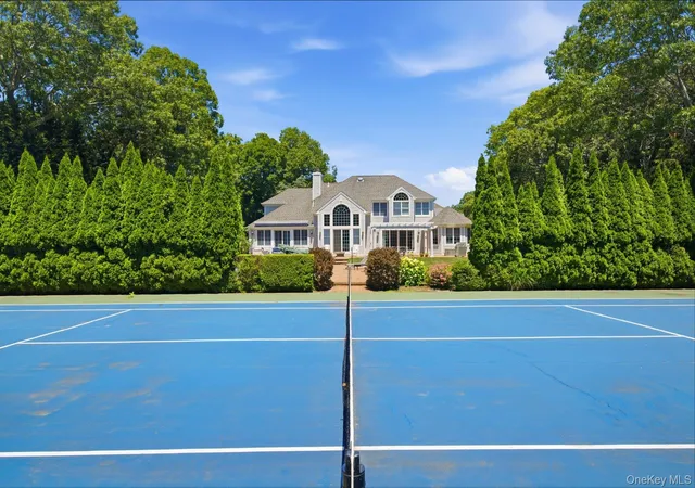 Homes for sale in Southampton, NY | 19 Cedarfield Ln, Southampton, NY 11977 | MLS# 1020331