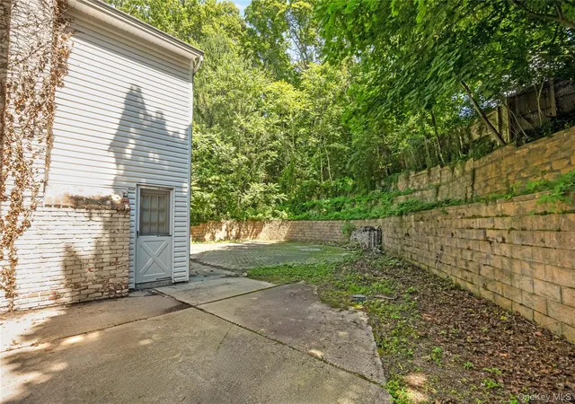 4th image of 216 Woodbury Rd, Woodbury, NY 11797 | MLS# 1020349