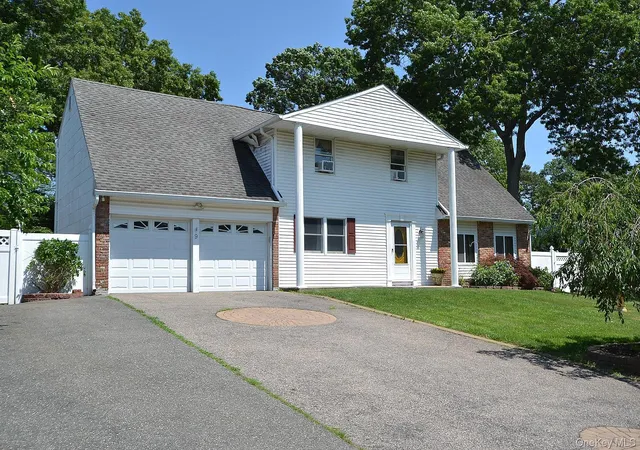 2nd image of 9 Woodbine St, Coram, NY 11727 | MLS# 1020356