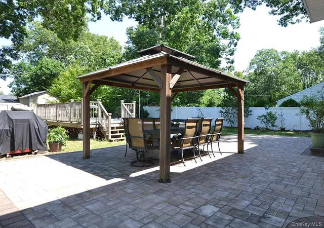 26th image of 9 Woodbine St, Coram, NY 11727 | MLS# 1020356