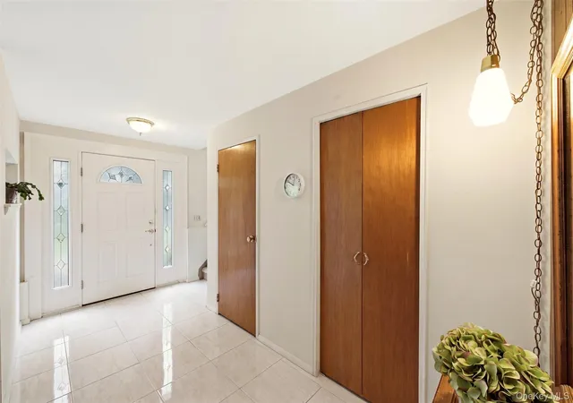 Photo 3 of Sale Pending at 36 Cherrywood Dr, Huntington, NY 11731 | MLS# 1020369 | Listing updated on 2026-08-28