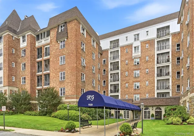 Homes for sale in Rye Town, NY | 910 Stuart Ave #2EF, Rye Town, NY 10543 | MLS# 1020374