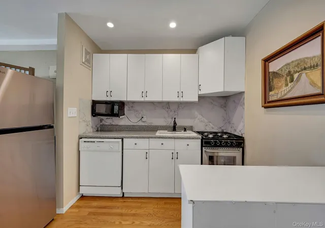Homes for sale in New Rochelle, NY | 2221 Palmer Ave #3G, New Rochelle, NY 10801 | MLS# 1020380