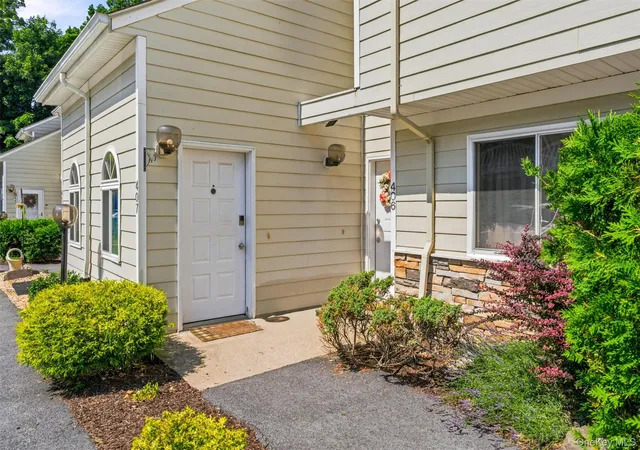 Homes for sale in Poughkeepsie, NY | 407 Crystal Hill Ln, Poughkeepsie, NY 12603 | MLS# 1020400