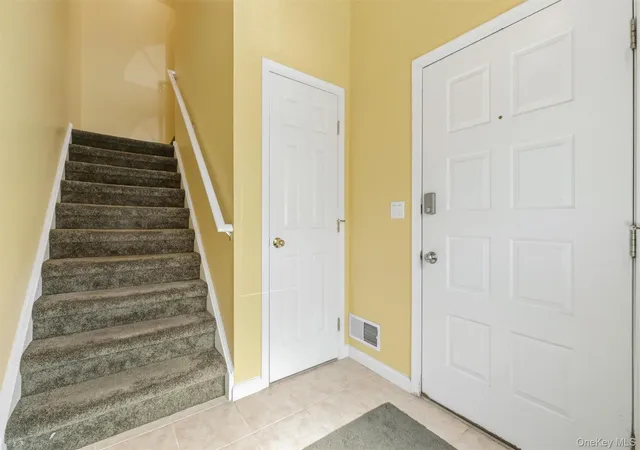 3rd image of 407 Crystal Hill Ln, Poughkeepsie, NY 12603 | MLS# 1020400