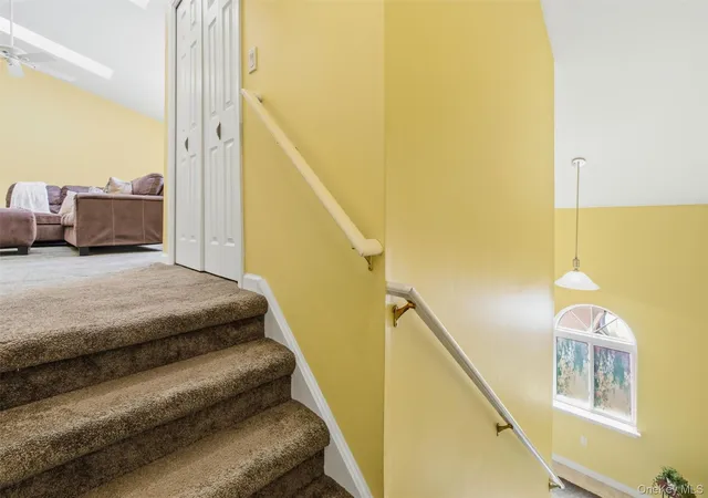 4th image of 407 Crystal Hill Ln, Poughkeepsie, NY 12603 | MLS# 1020400