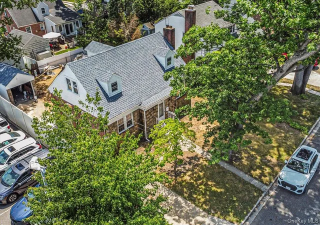 3rd image of 15 Astor Pl, Hempstead, NY 11581 | MLS# 1020404