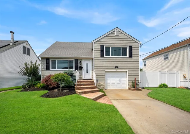 Photo 1 of Single family home for sale at 40 Martha St, Hempstead, NY 11520 | MLS# 1020410 | Listing updated on 2026-09-17