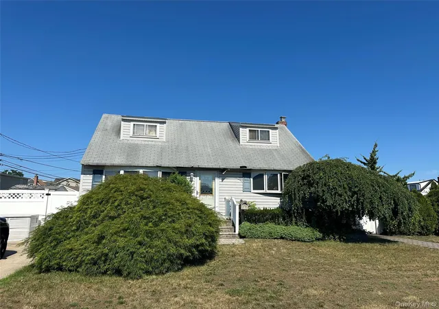 1st image of 4 Rosemary Dr, Oyster Bay, NY 11758 | MLS# 1020414