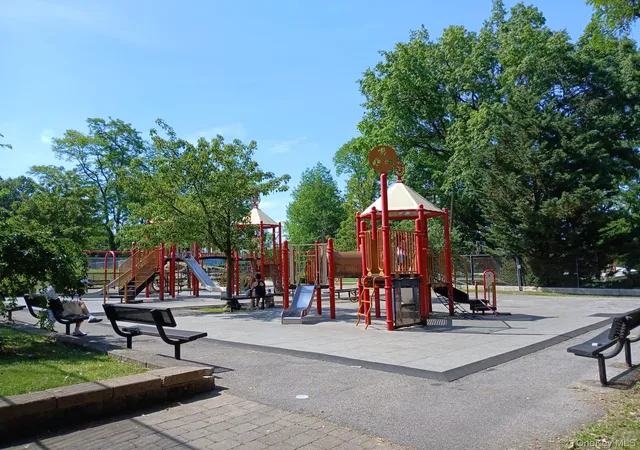 Photo 3 of House for sale at 29 Abeel St #6E, Yonkers, NY 10705 | MLS# 1020416 | Listing updated on 2026-09-24