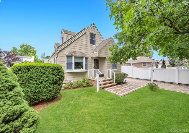3rd image of 2518 Harvey Ave, Oceanside, NY 11572 | MLS# 1020439