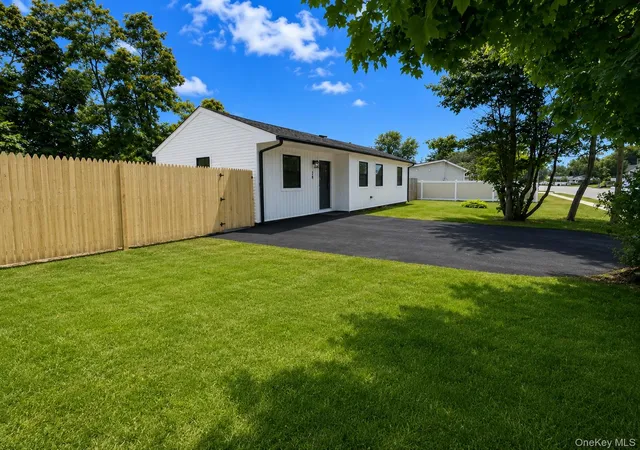 4th image of 24 E Cherry St, Islip, NY 11722 | MLS# 1020442